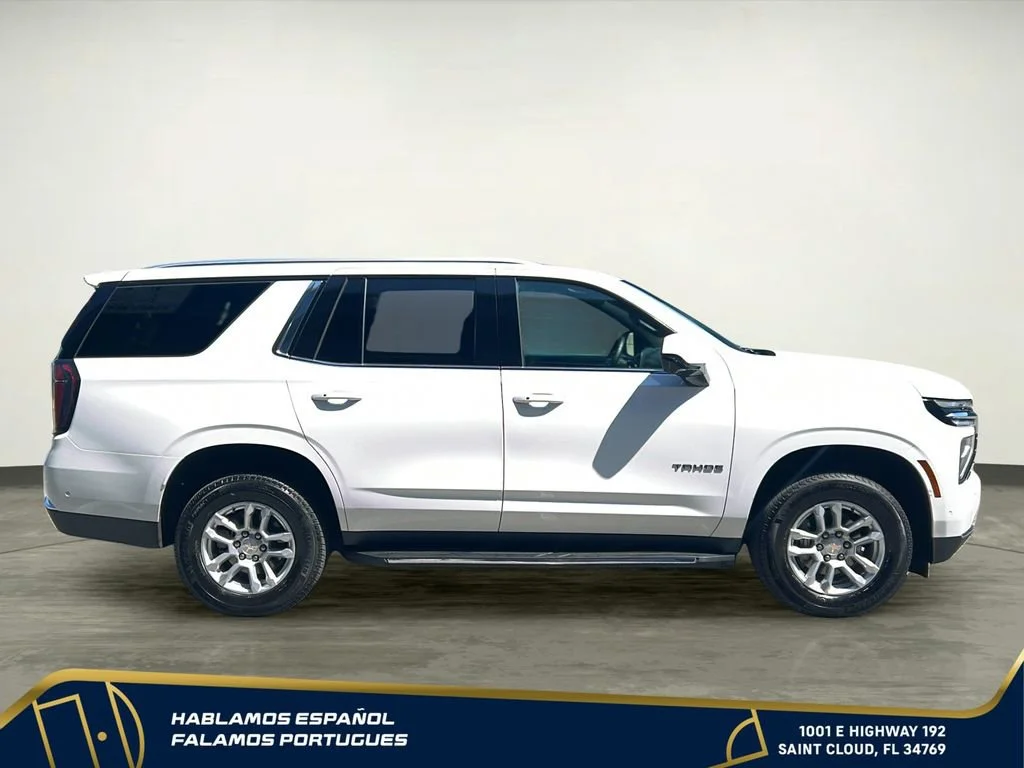 Used 2025 Summit White Chevrolet LT image 7