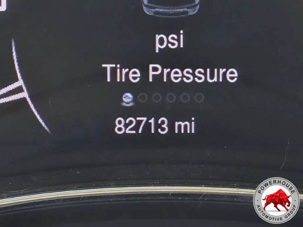 Used 2015 White Dodge SXT image 32