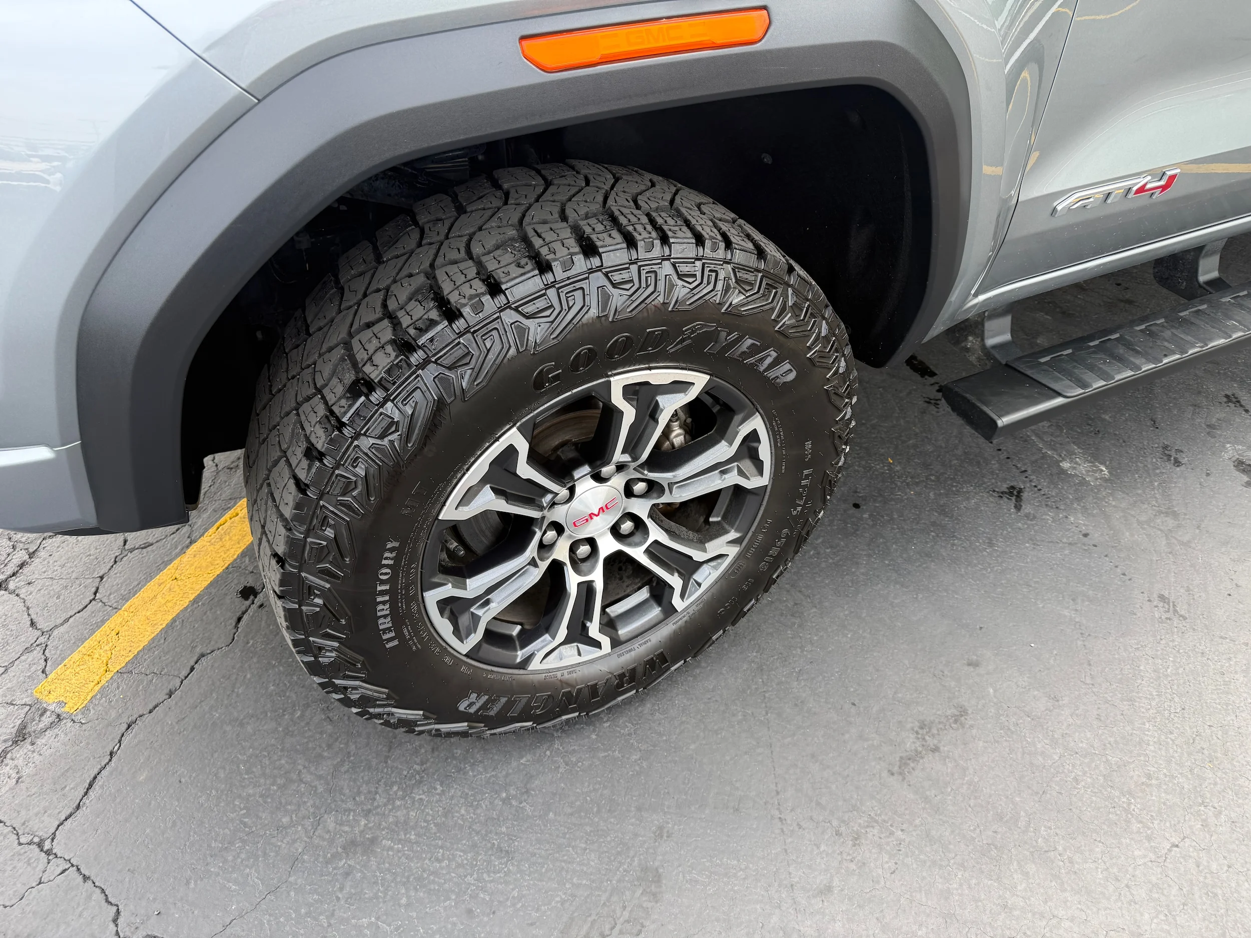 Used 2024 Gray GMC 4WD AT4 image 10