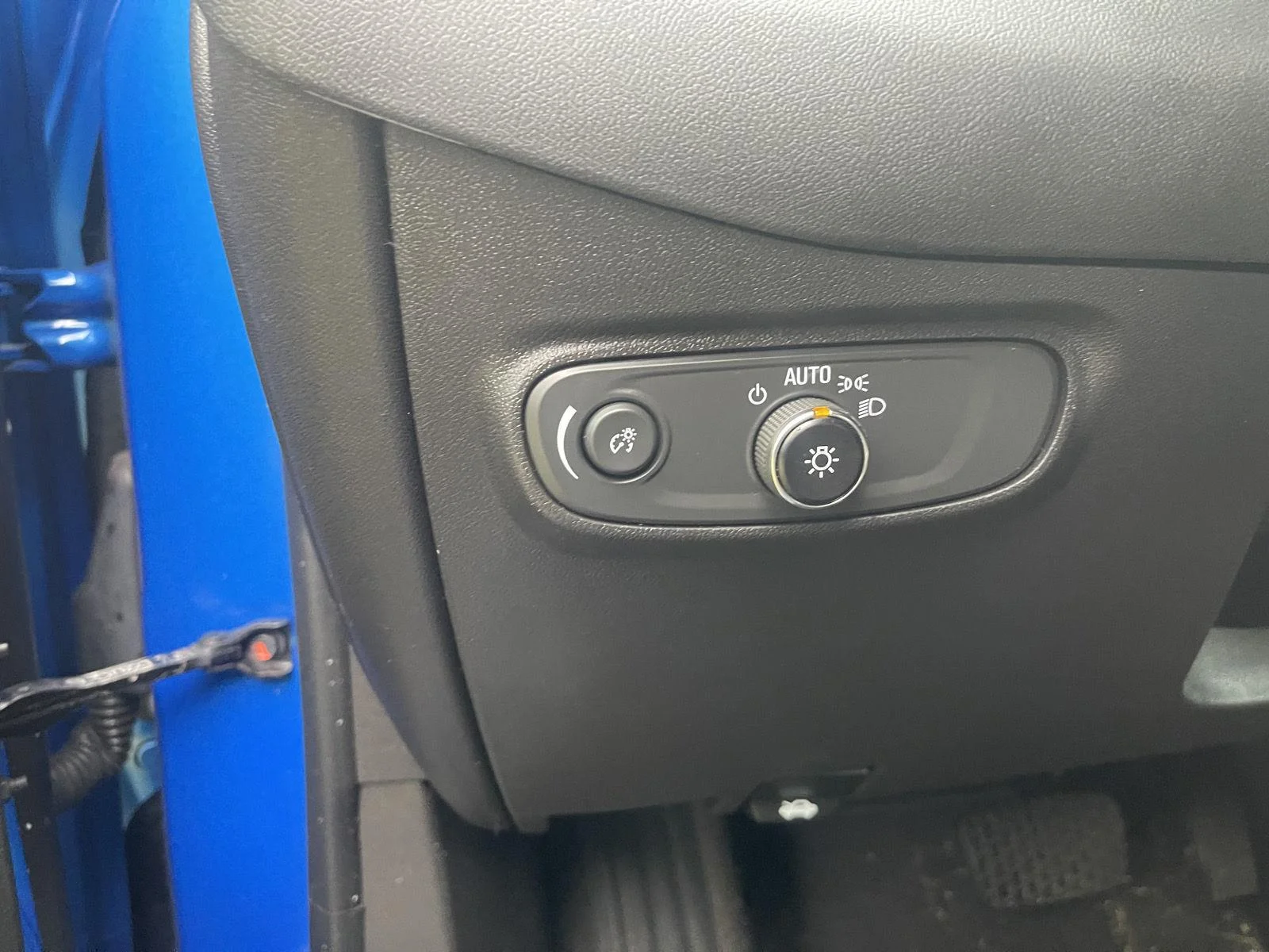 Used 2024 Riptide Blue Metallic Chevrolet LT image 9