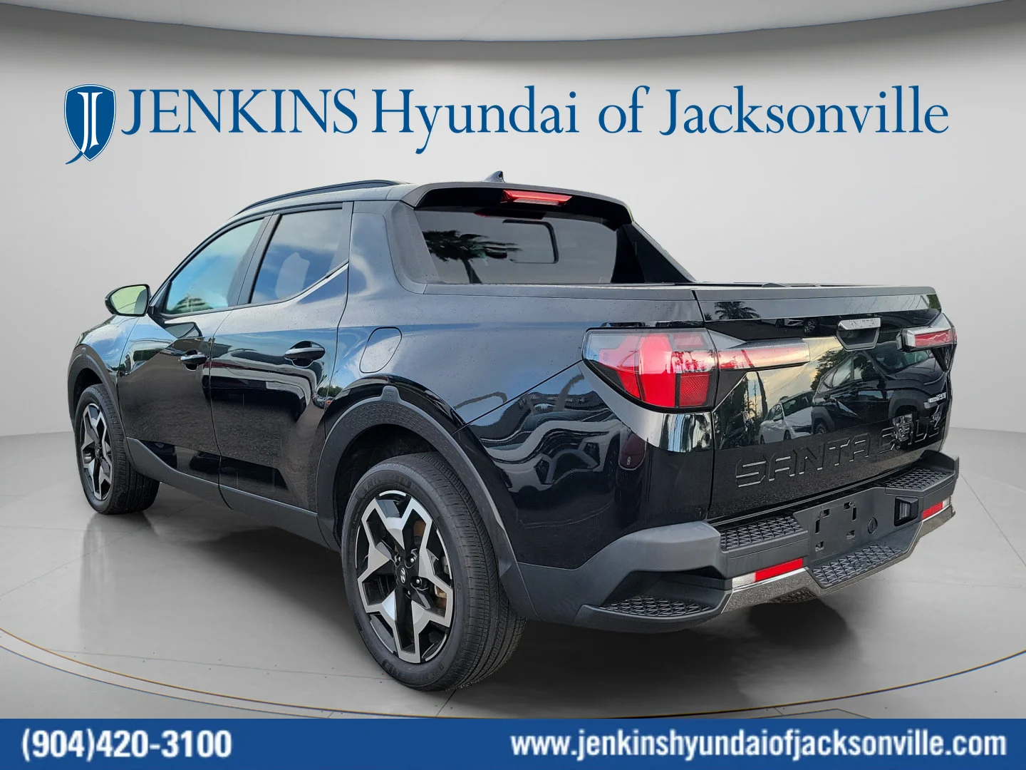 Used 2023 Phantom Black Hyundai Limited image 5