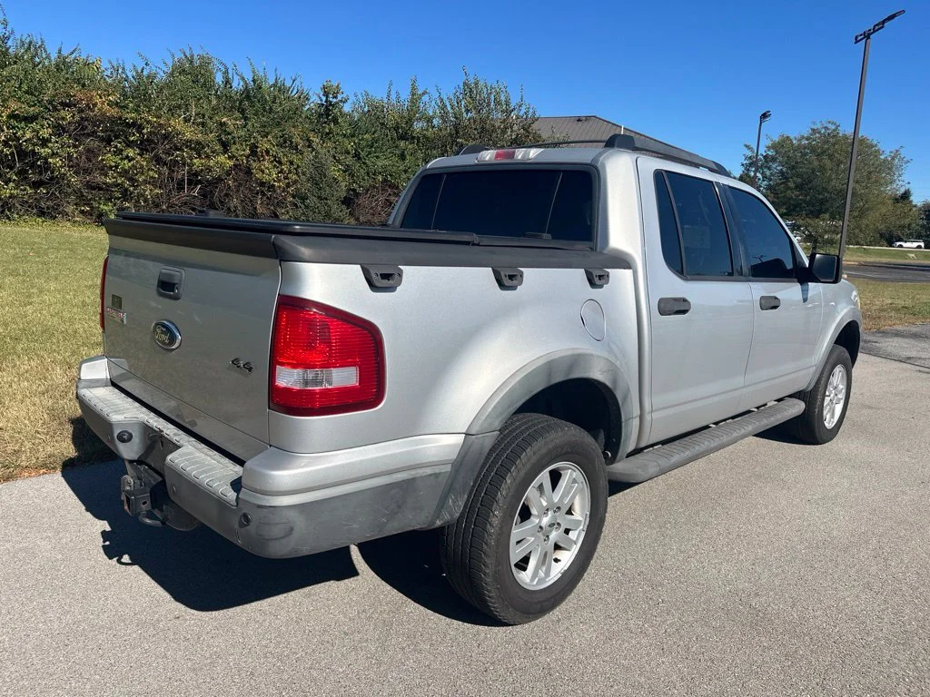 Used 2010 Silver Ford XLT image 7
