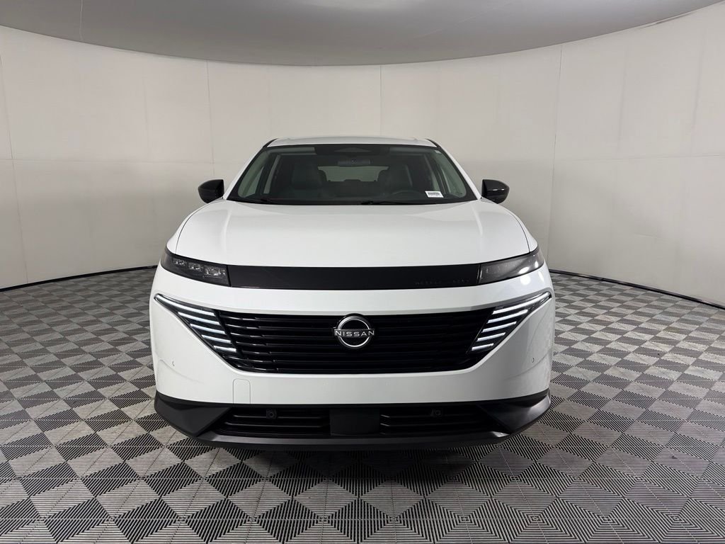 Used 2025 White Nissan SV image 3