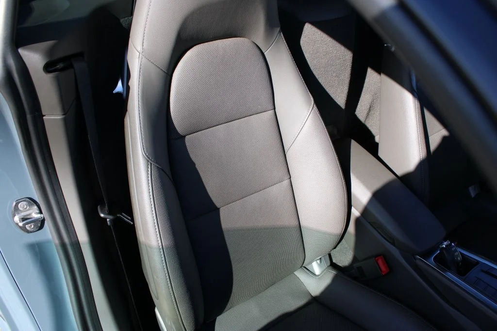Used 2018  Porsche Base image 13