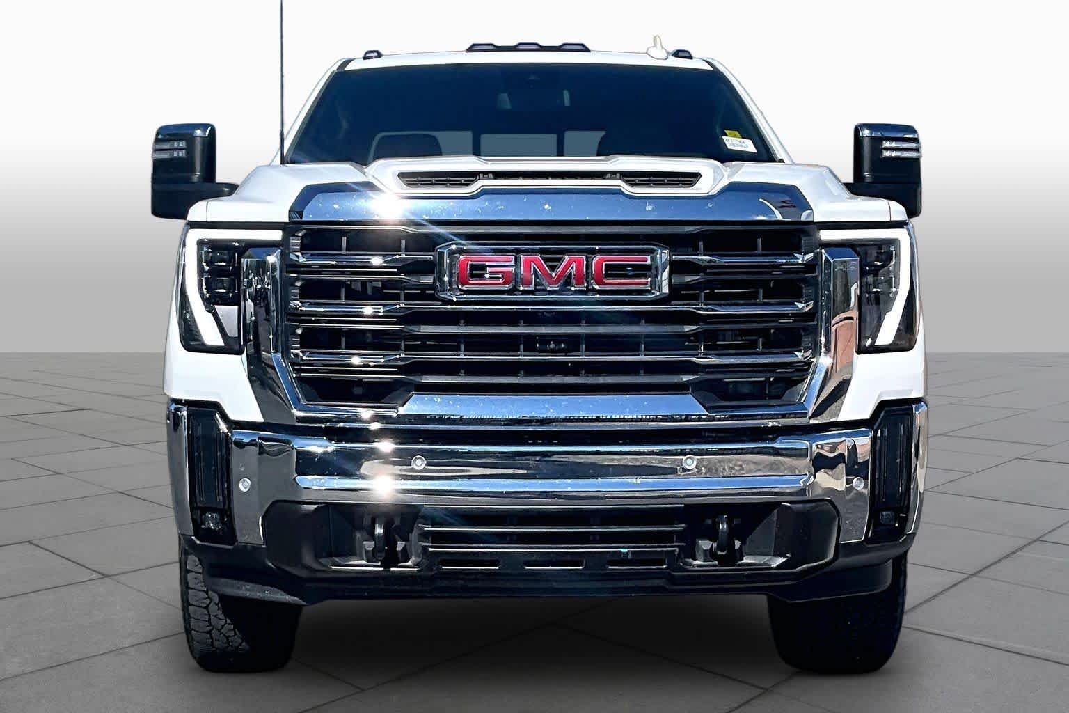 Used 2024 Summit White GMC SLT image 4
