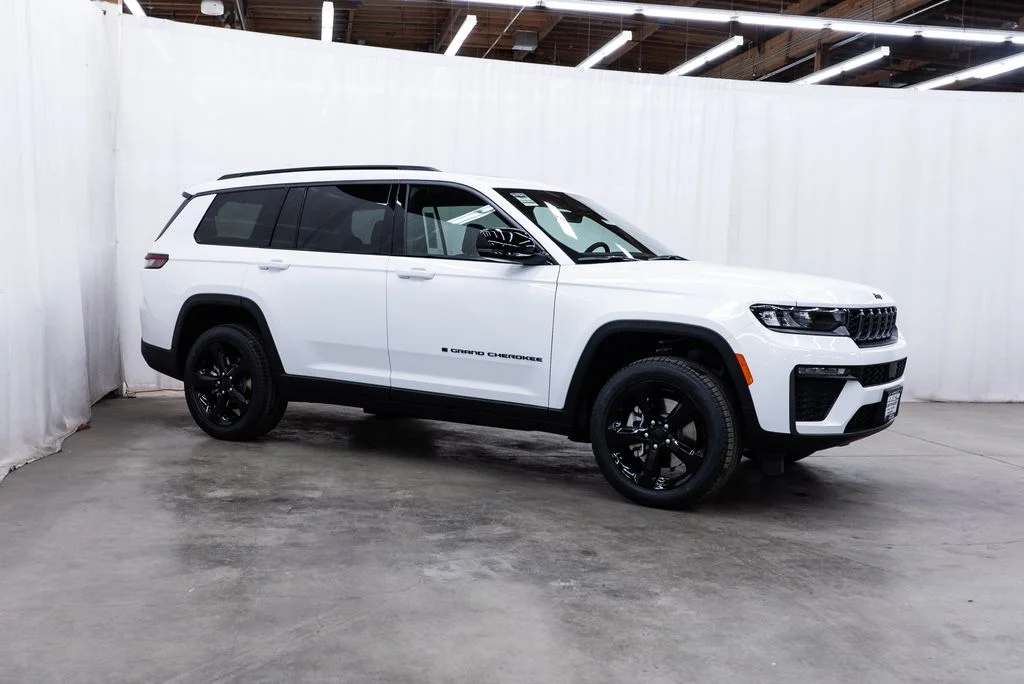 2026 Jeep Grand Cherokee L Limited 4x4's photo