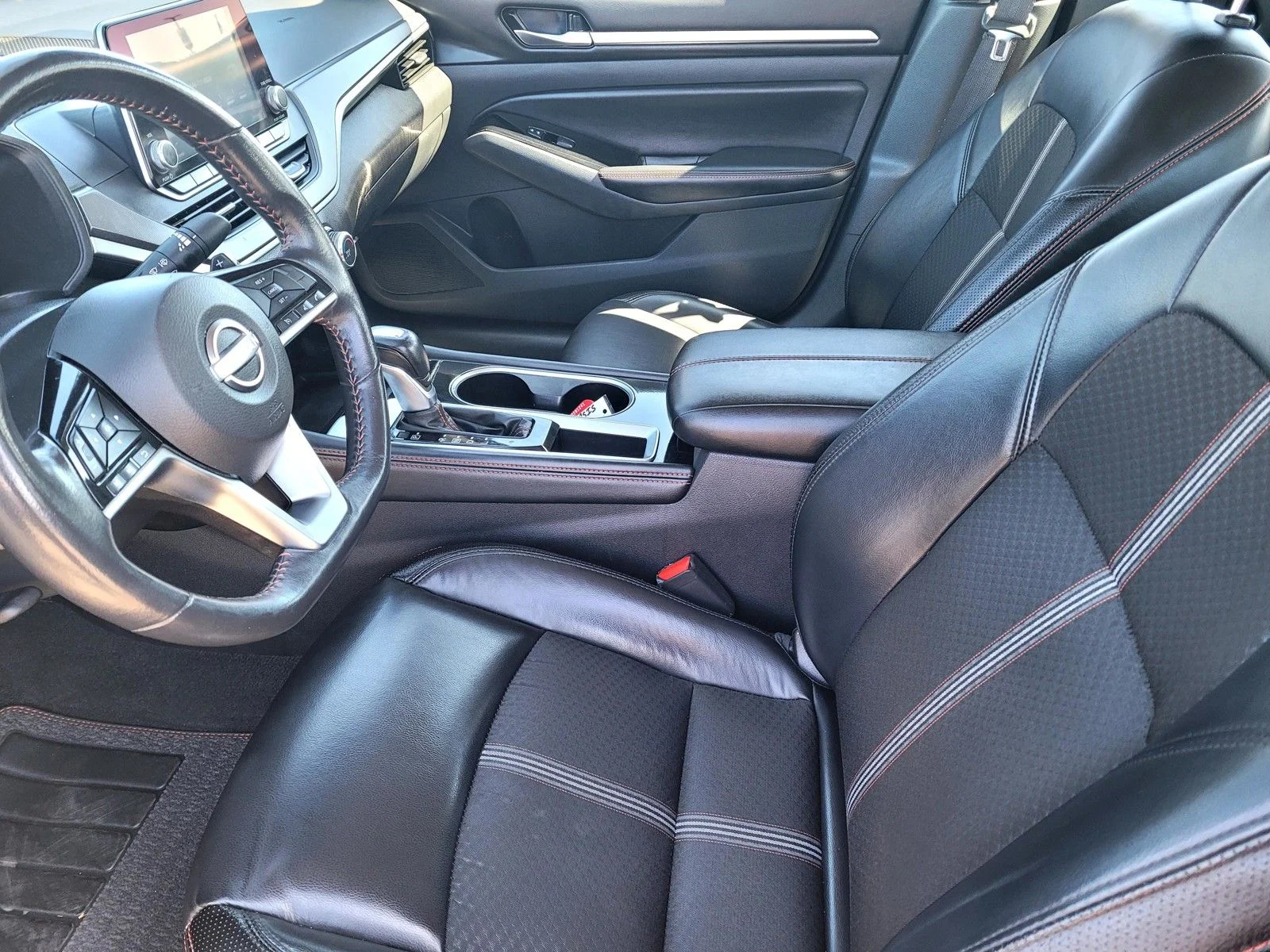 Used 2024 Super Black Clearcoat Nissan 2.5 SR image 19