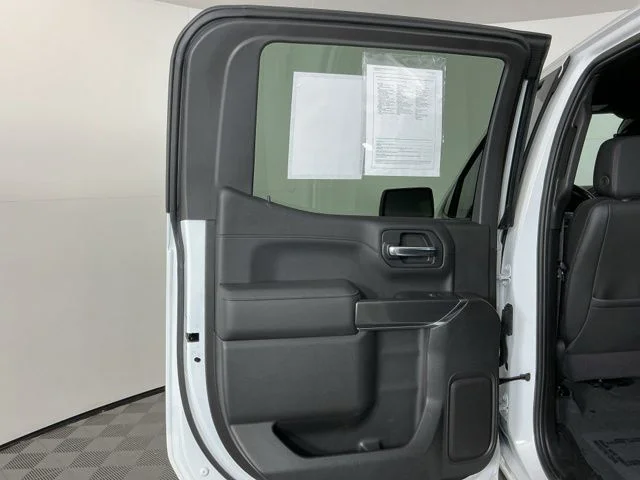 Used 2020 White GMC AT4 image 29