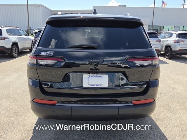 New 2026 Diamond Black Crystal Pearl-Coat Exterior Paint Jeep Altitude image 13