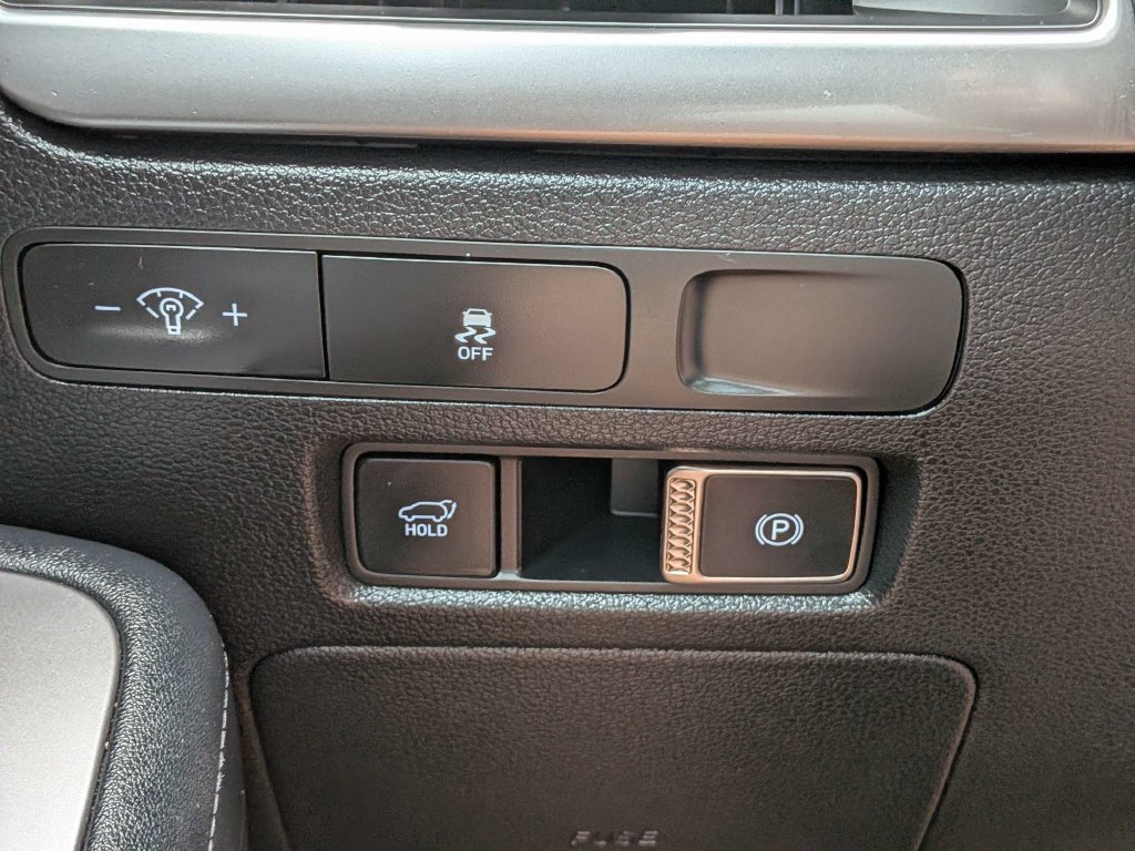 Certified Used 2025 Black Hyundai SEL image 33