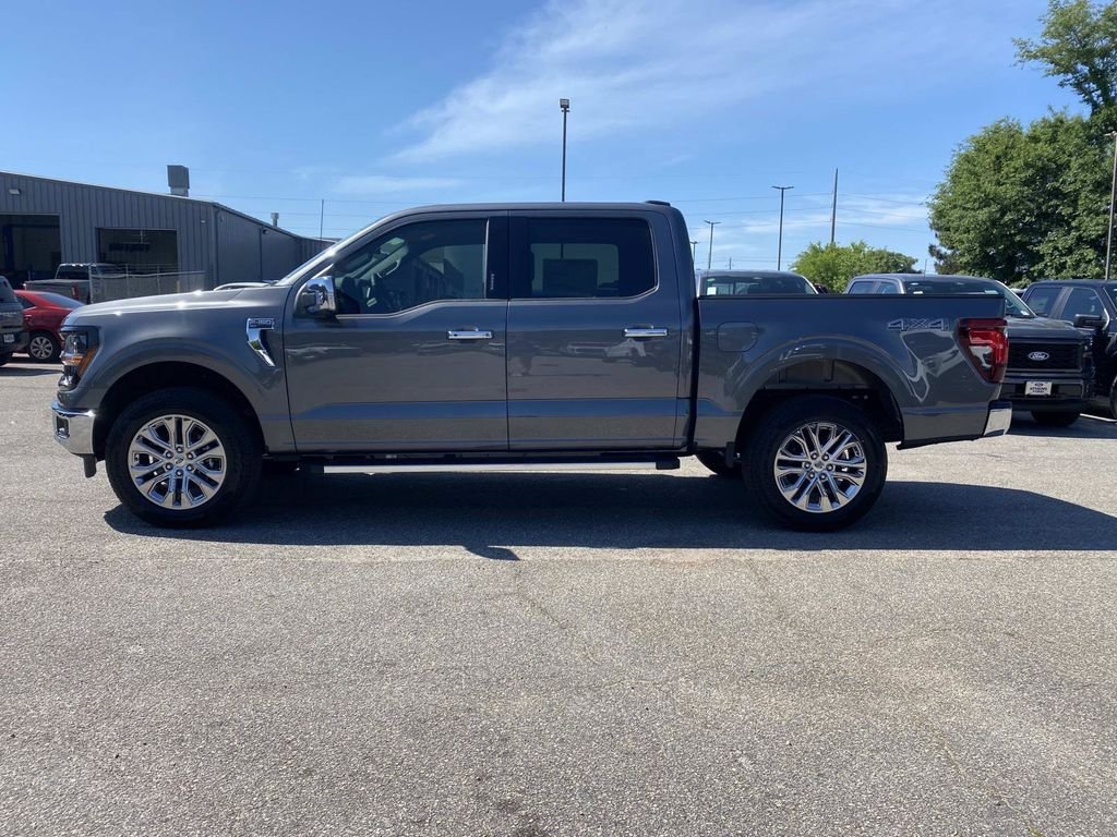 New 2026 Carbonized Gray Metallic Ford XLT image 5
