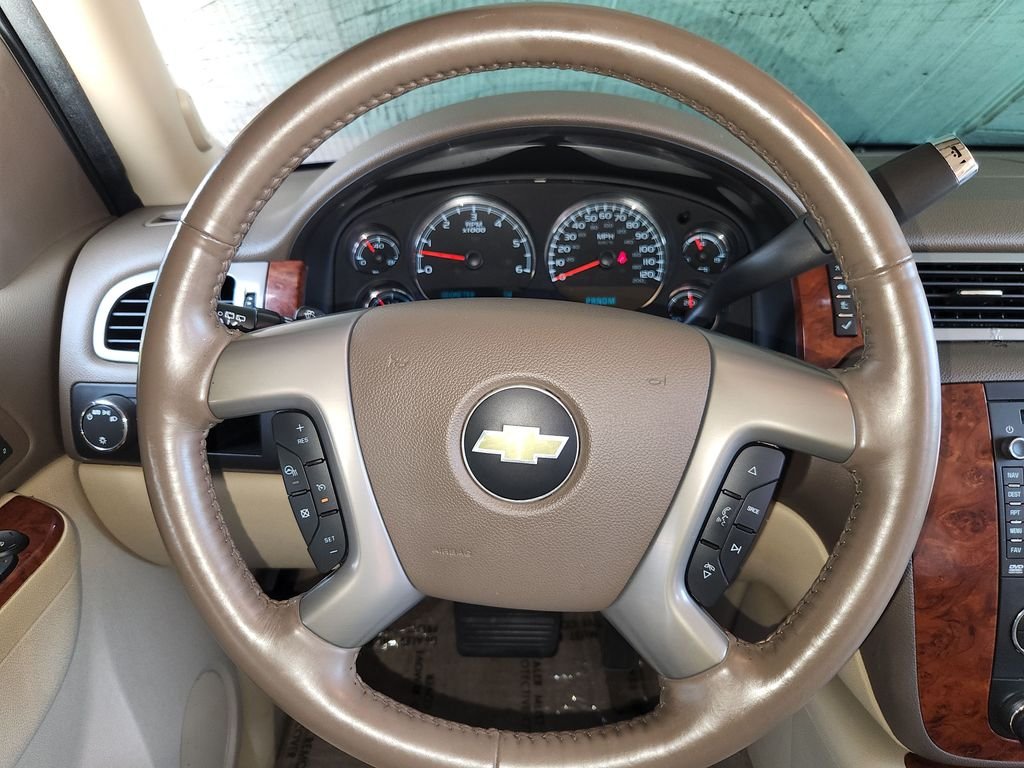 Used 2013 White Chevrolet LTZ image 27