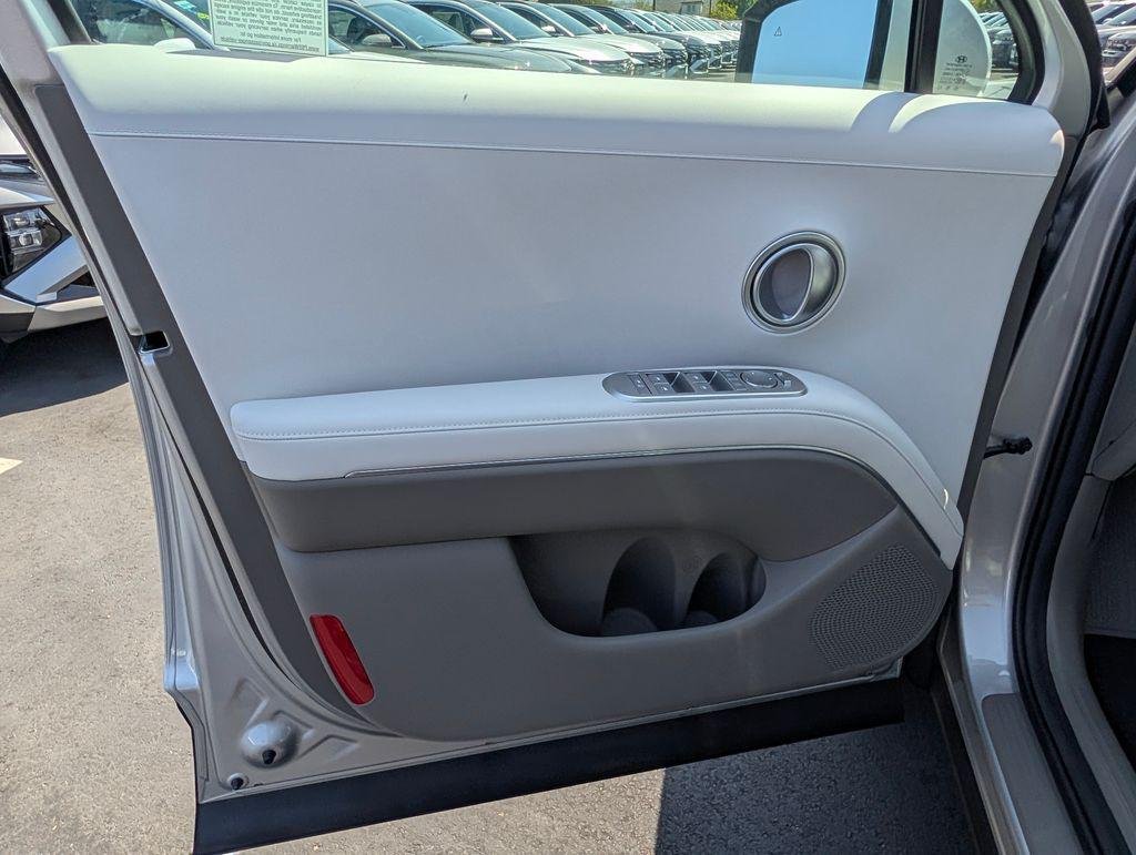 New 2027 Silver Hyundai Blue SEL 7P image 19