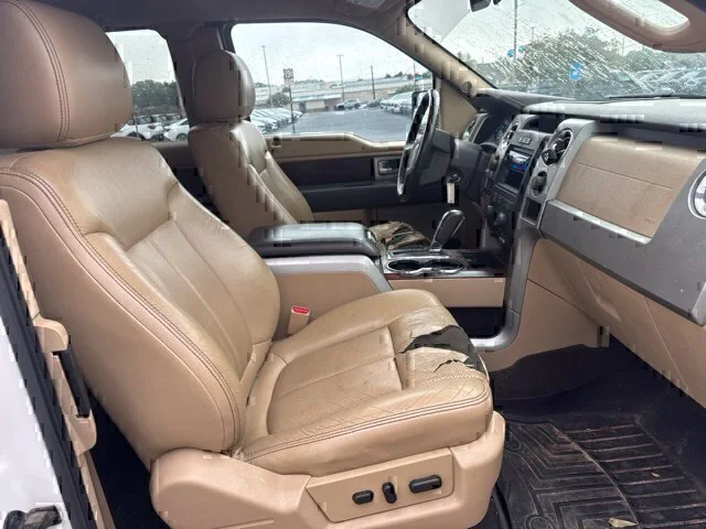 Used 2012 White Ford Lariat image 22