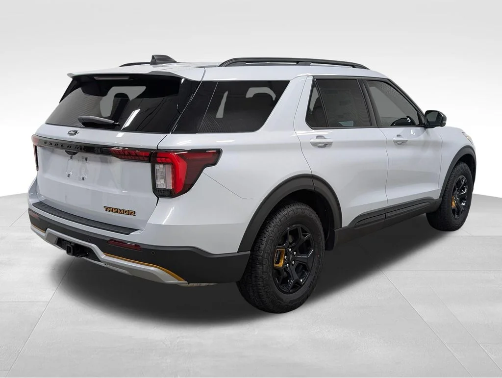 New 2026 Space White Metallic Ford Tremor® image 20