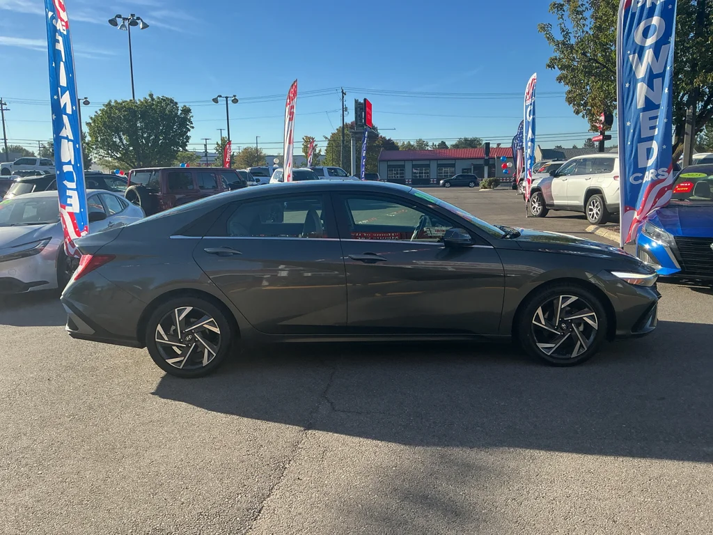 Used 2024 Amazon Gray Hyundai Limited image 4