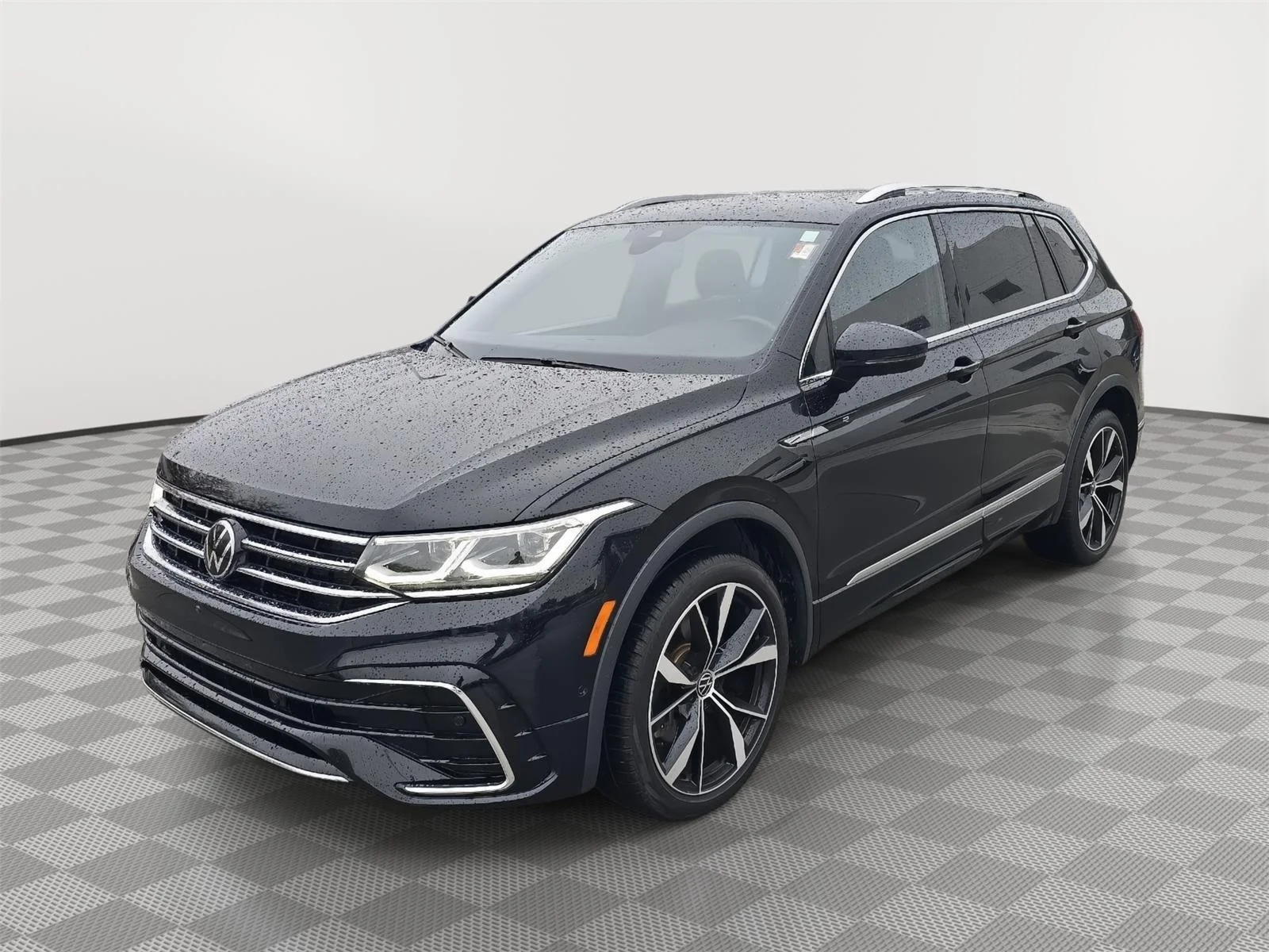Certified Used 2024 BLACK Volkswagen SEL R-Line image 3