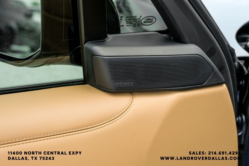 New 2026 Varesine Blue Metallic Land Rover SE image 48