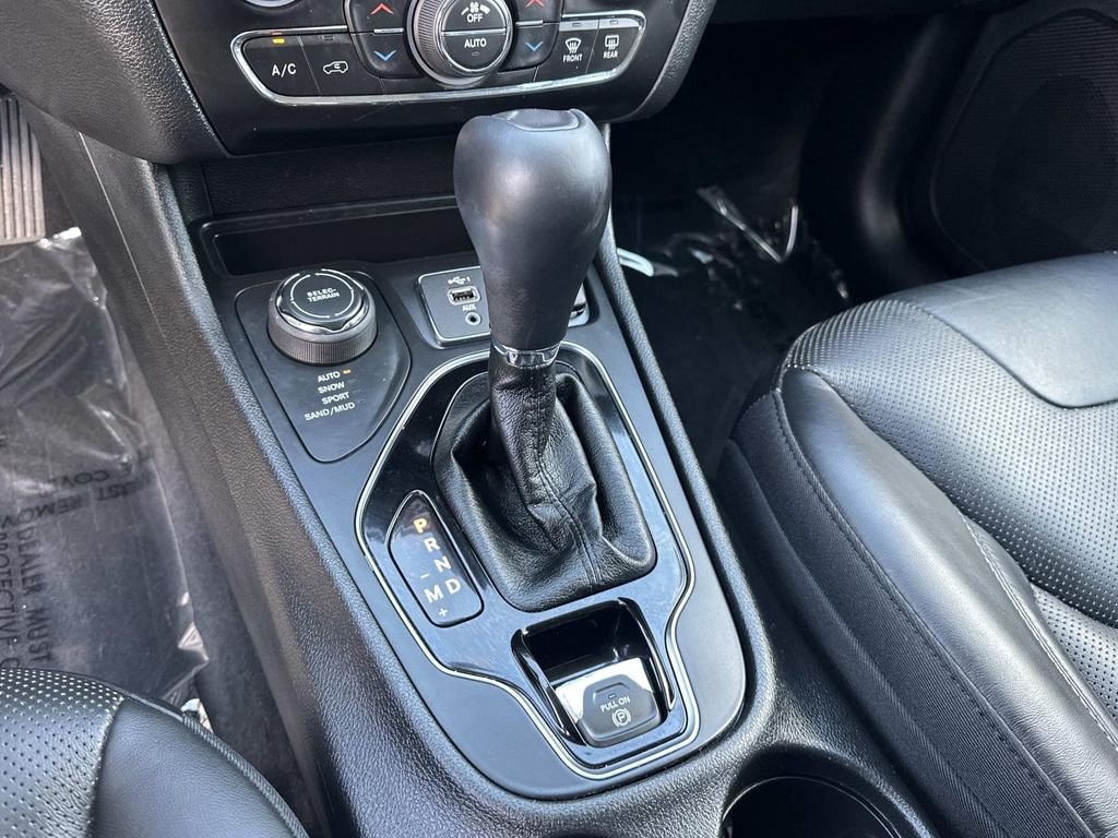 Used 2019 White Jeep Limited image 24