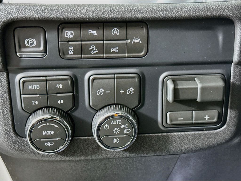 2026 Chevrolet Tahoe Z71 - Photo 10