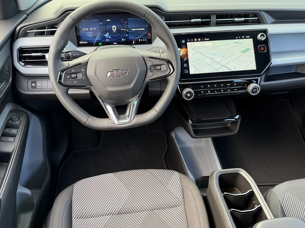 New 2027 Summit White Chevrolet LT image 7