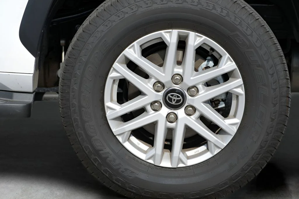 Used 2026 Ice Cap Toyota SR5 image 13