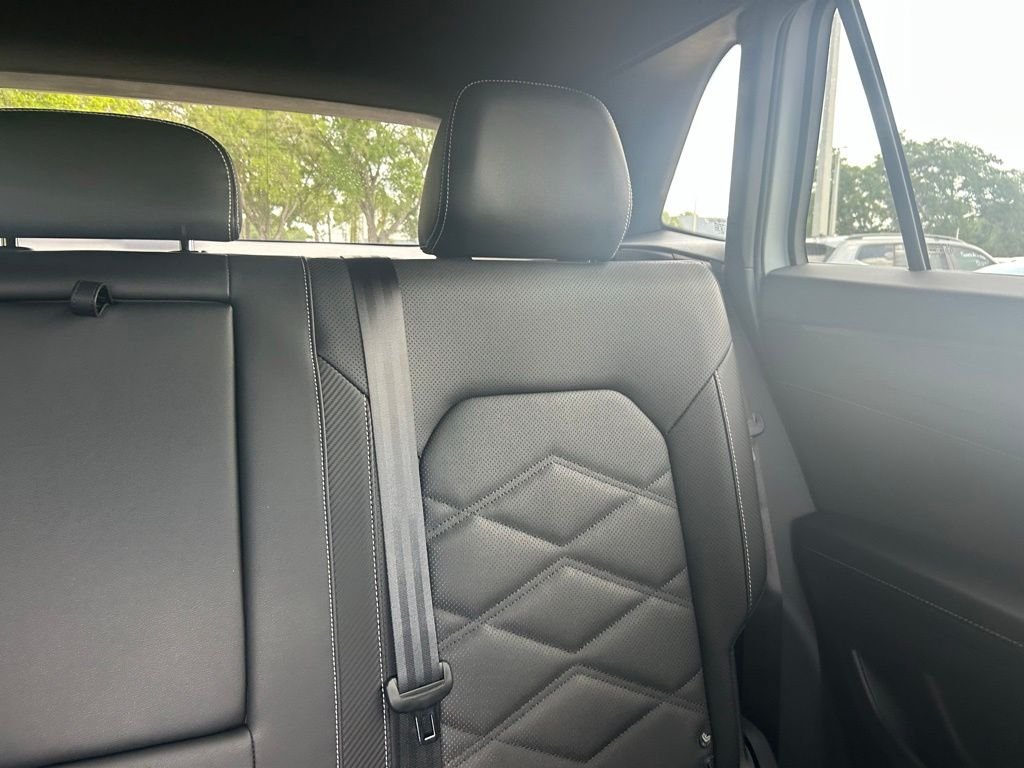 New 2026 White/off-white Volkswagen 2.0T SE image 14