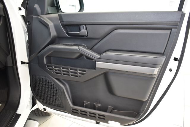 Used 2025 White Toyota SR5 image 11
