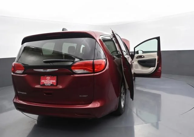 Used 2022 Red Chrysler LX image 9
