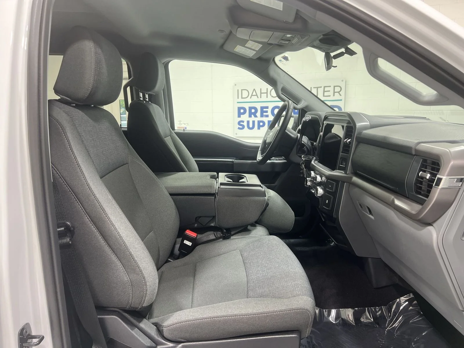 2025 Ford F-150 XLT - Photo 23