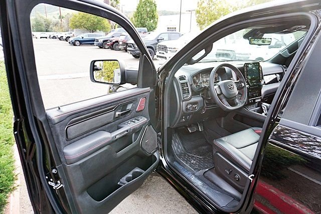 New 2026 Diamond Black Crystal Pearl-Coat Exterior Paint RAM RHO image 44