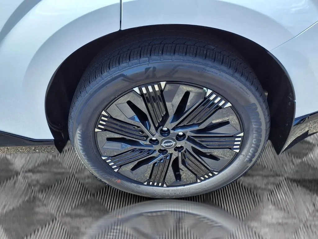 New 2027 Everest White Pearl TriCoat Nissan Platinum image 24