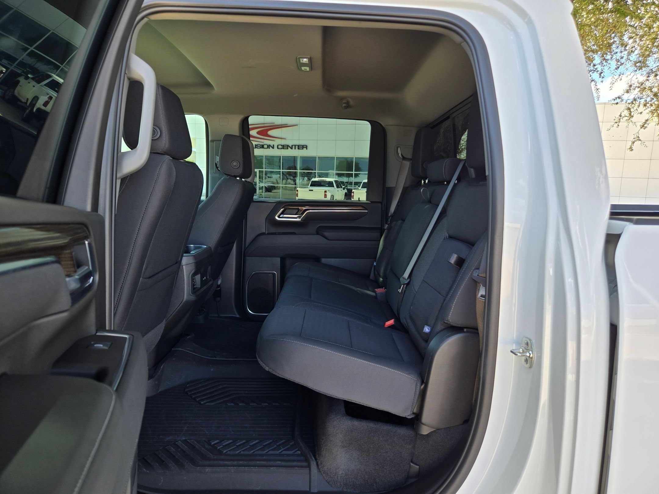 Used 2025 Summit White Chevrolet LT image 20