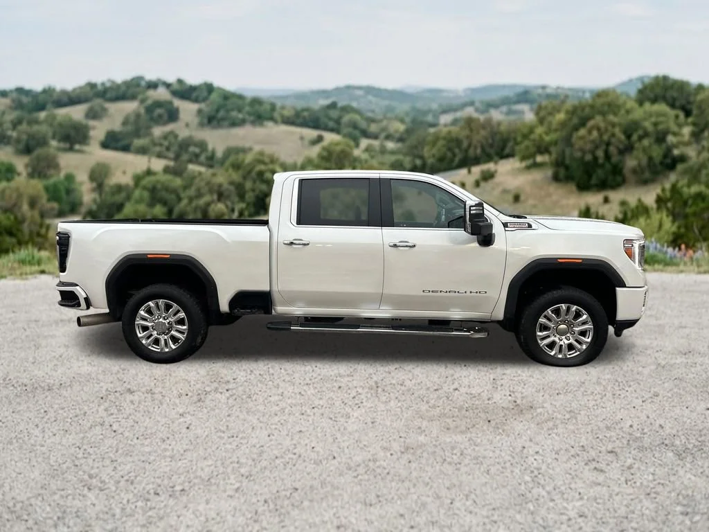 Used 2023 White Frost Tricoat GMC Denali image 11
