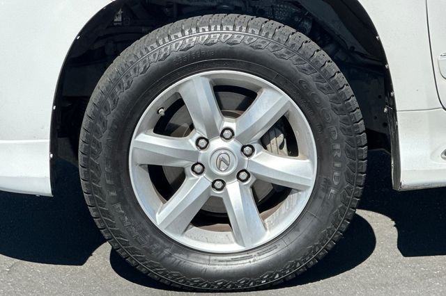 Used 2017  Lexus 460 image 30
