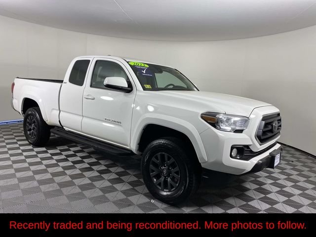 Used 2023 White Toyota SR5 image 1