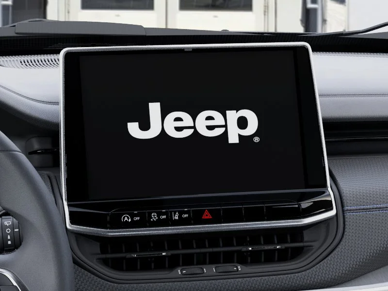 New 2026 Diamond Black Crystal Pearl-Coat Exterior Paint Jeep Latitude image 46