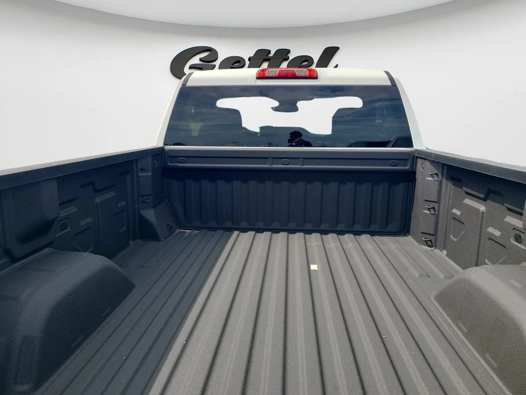 New 2026 Summit White GMC Pro image 9