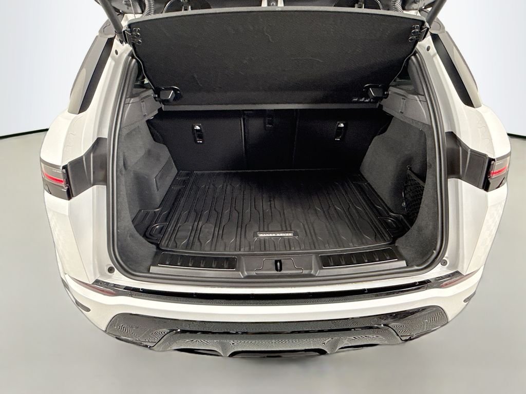 Used 2025 White Land Rover Dynamic image 27