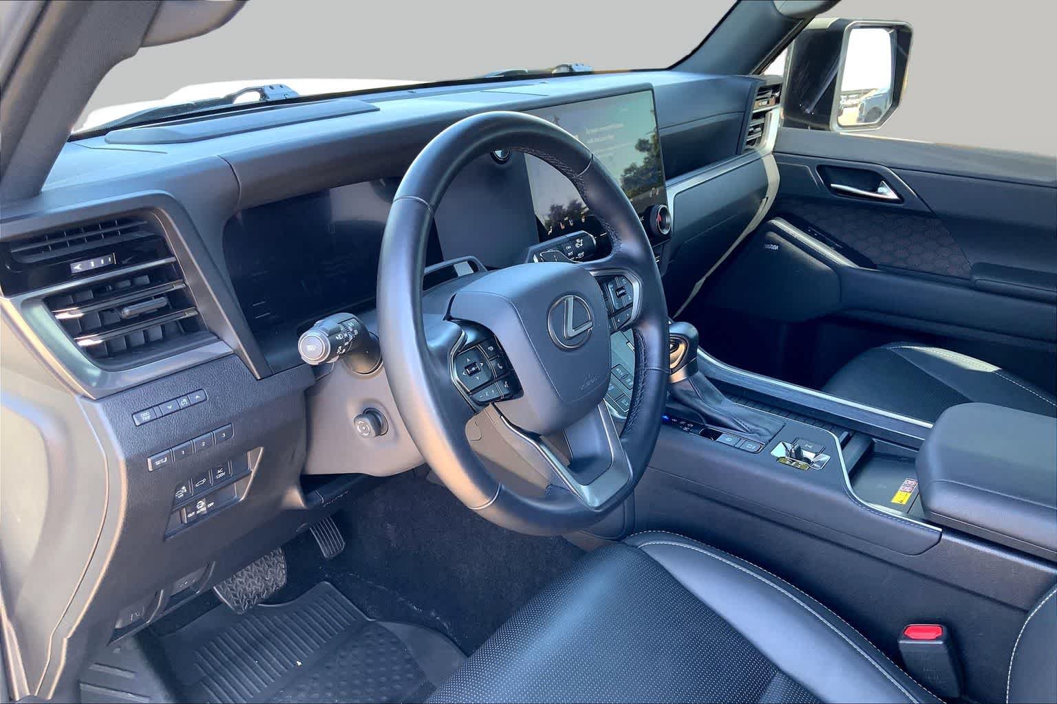 Used 2024 Incognito Lexus Luxury+ image 17