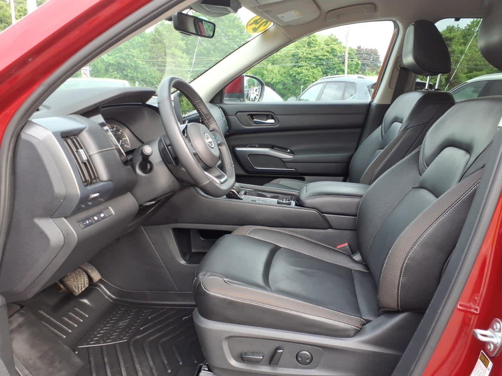 Certified Used 2024 Scarlet Ember Tintcoat Nissan SL image 11