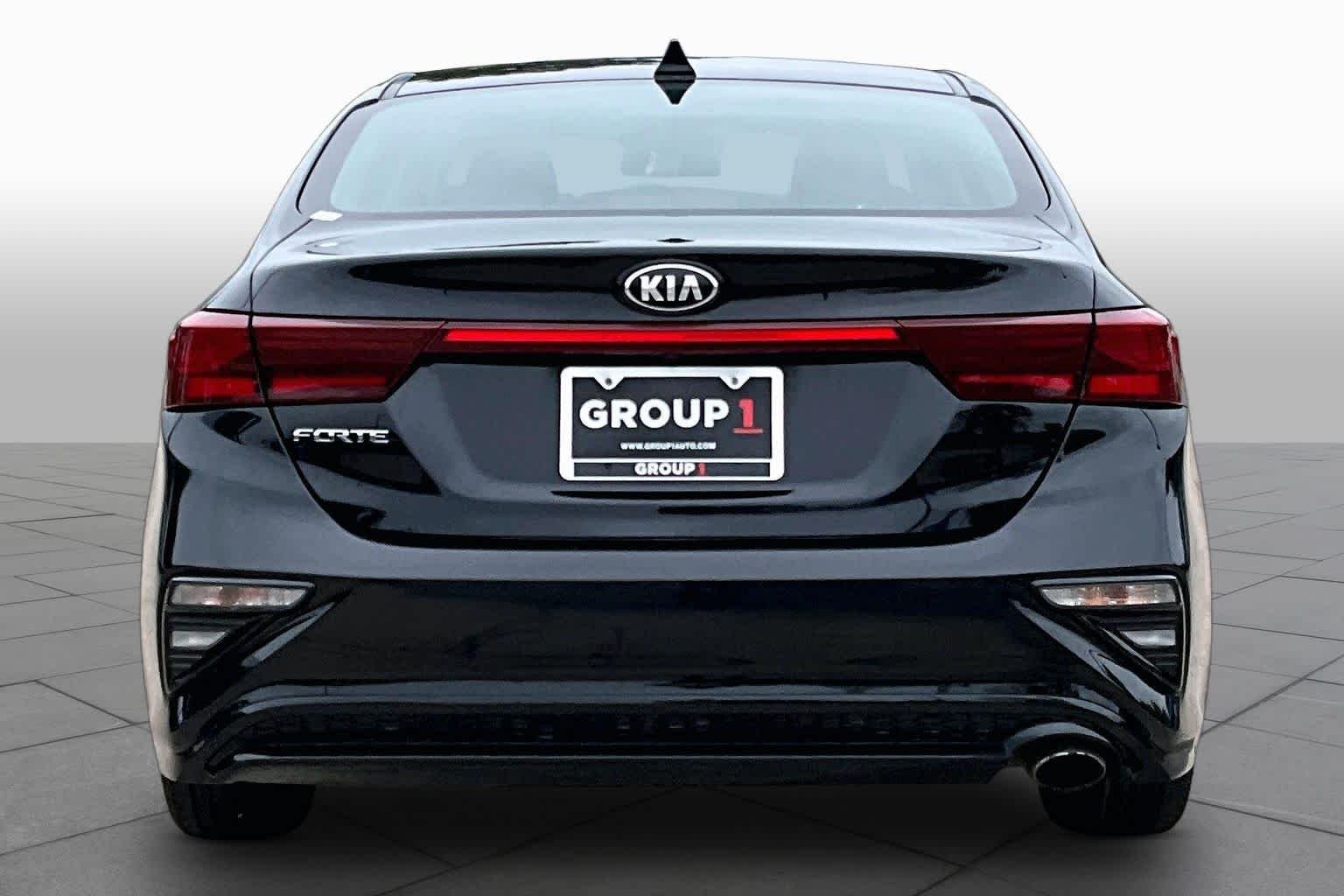 Used 2021 Aurora Black Kia LXS image 5