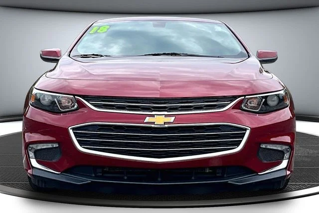 Used 2018 Chevrolet Malibu 1LT with VIN 1G1ZD5ST4JF255516 for sale in Kansas City