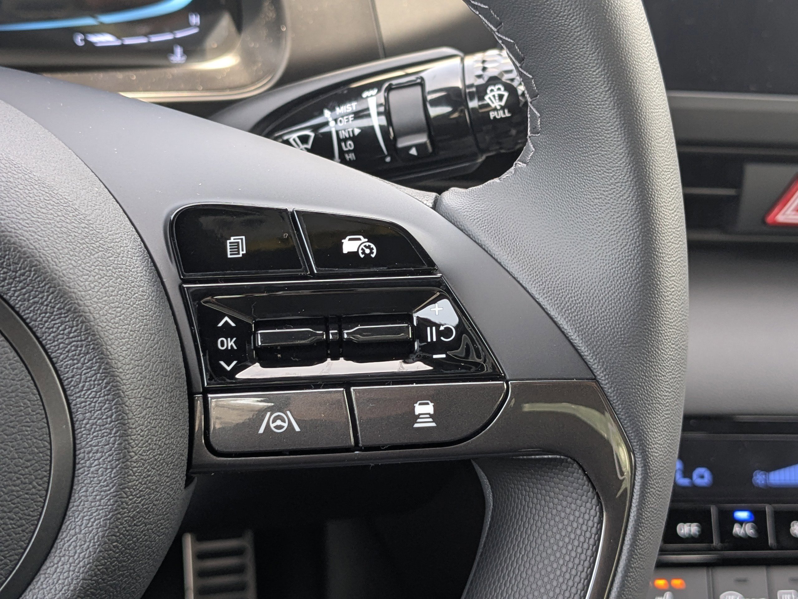 New 2026 Amazon Gray Hyundai SEL Sport Premium image 30