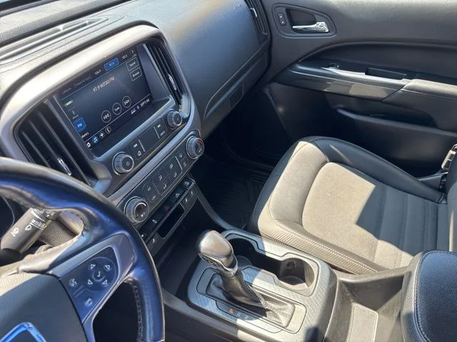 Used 2022 Black GMC AT4 w/Cloth image 42