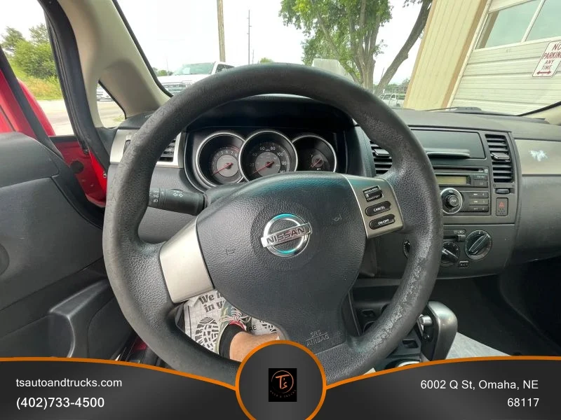 Used 2008 Red Nissan S Hatchback 4D image 18