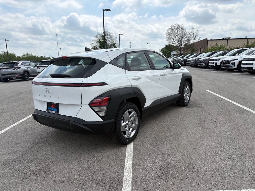 New 2026 Atlas White Hyundai SE image 5