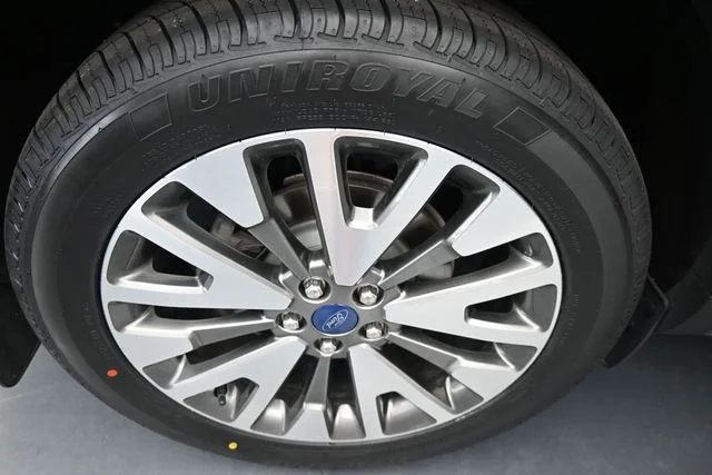 Used 2022 Red Ford Titanium image 15