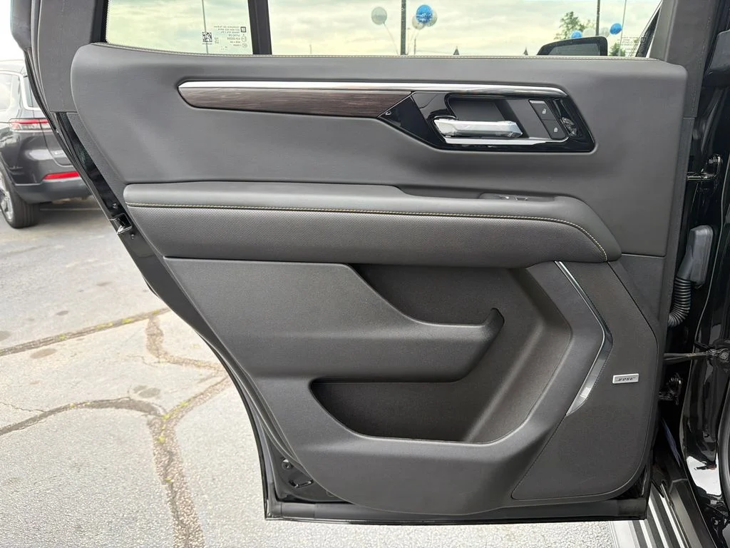 Used 2025 Black Chevrolet Premier image 22