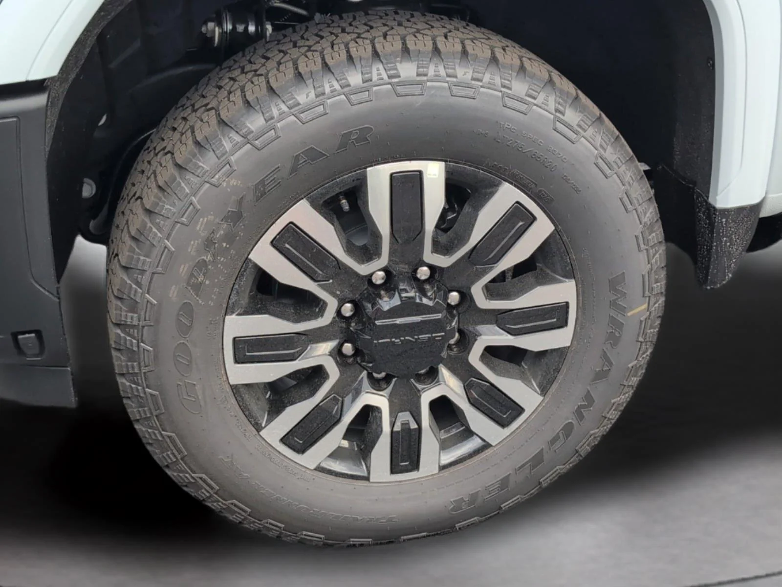 New 2026 Glacier White Tricoat GMC Denali Ultimate image 33